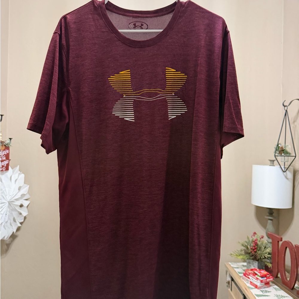 Under Armour Men's Burgundy Short Sleeve Tee